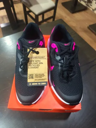 Nike Revolution 7 (GS) Negro/Rosa