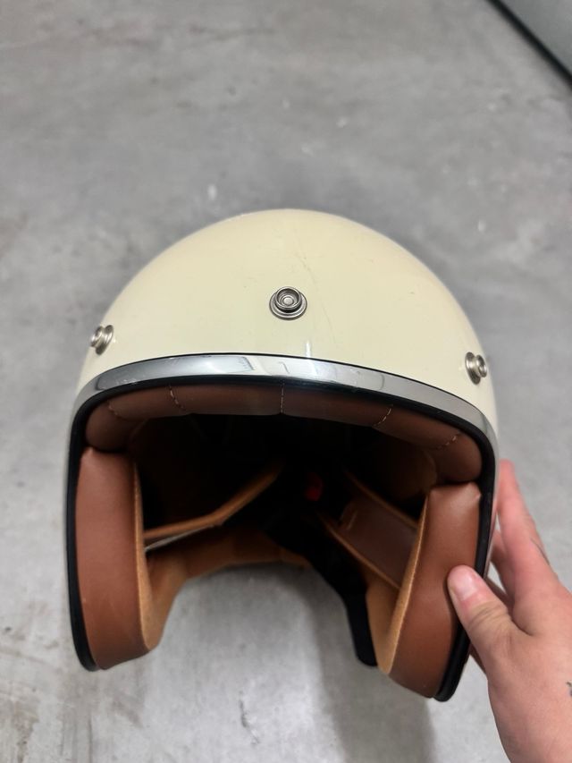 Casco de moto vintage marrón