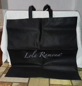 Scarpe rosse con tacco e cinturino