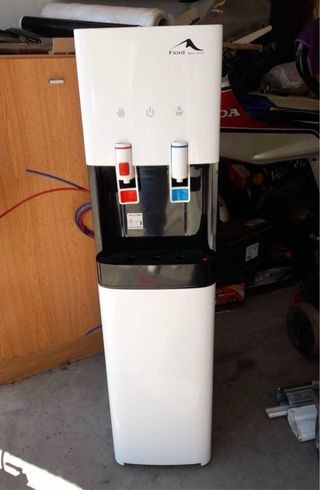 Fuente de agua caliente y fría