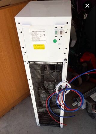 Fuente de agua caliente y fría