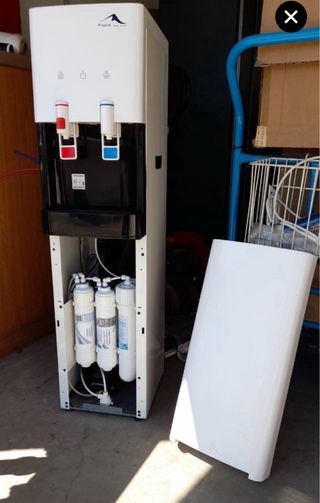 Fuente de agua caliente y fría