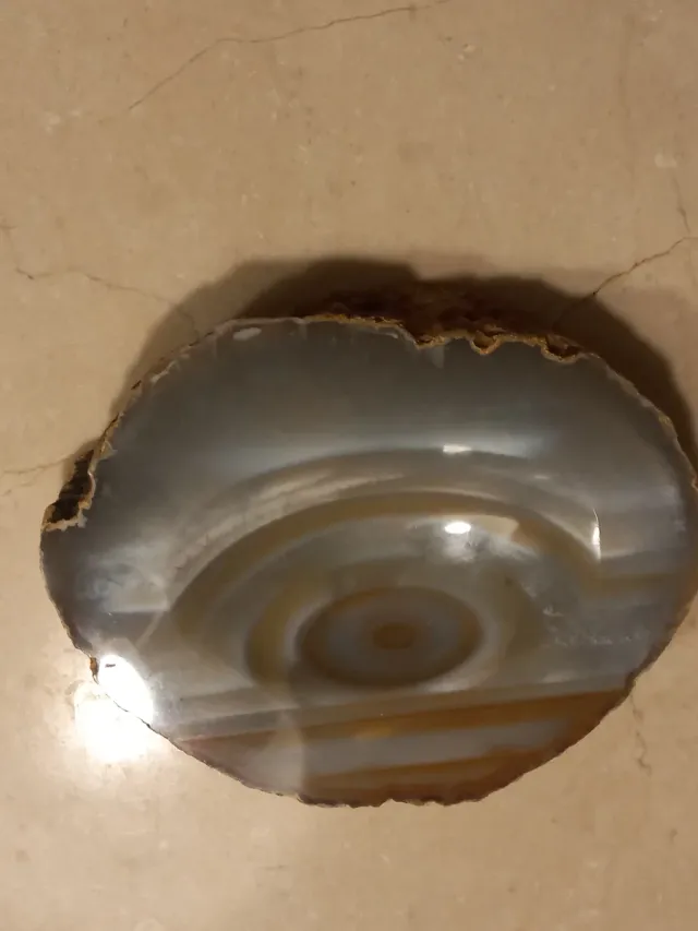 Cenicero de ágata con borde natural