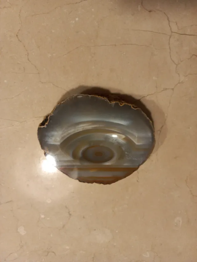 Cenicero de ágata con borde natural