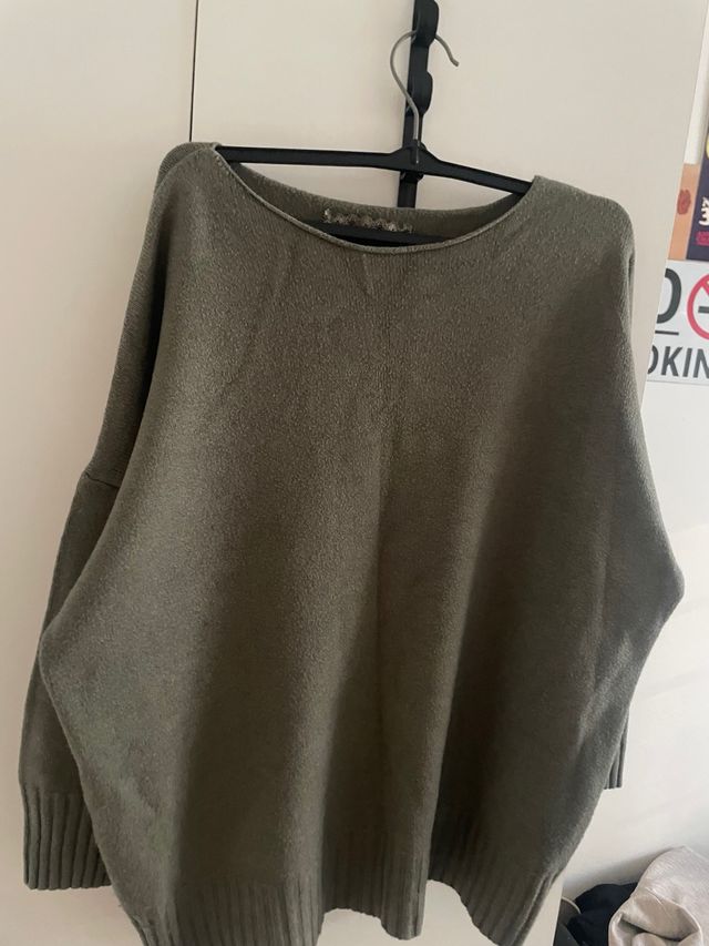 Jersey Stradivarius verde oliva talla L