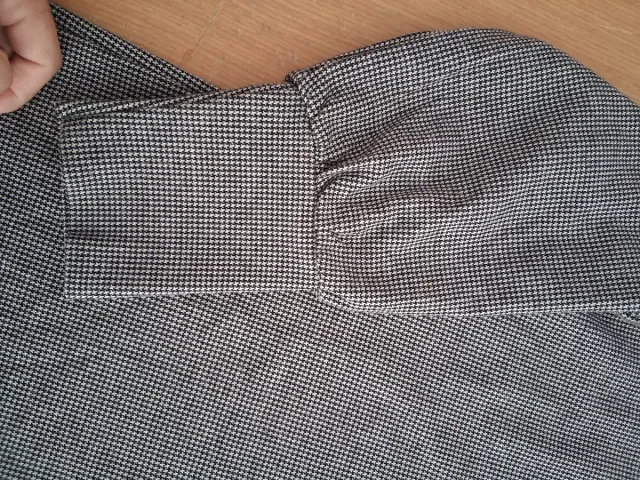 Vestido estampado gris y negro