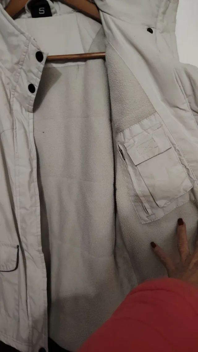 Chaqueta bien calentita en perfecto estado.