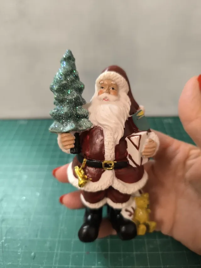 Babbo Natale casa bambole con albero