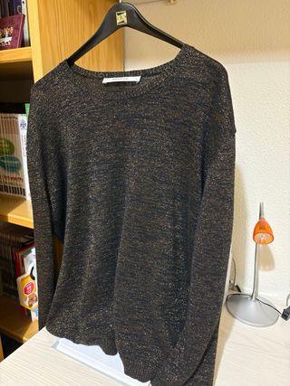 Jersey Bimba y Lola negro con brillos dorados.