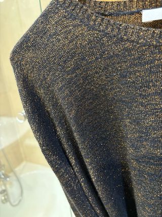 Jersey Bimba y Lola negro con brillos dorados.