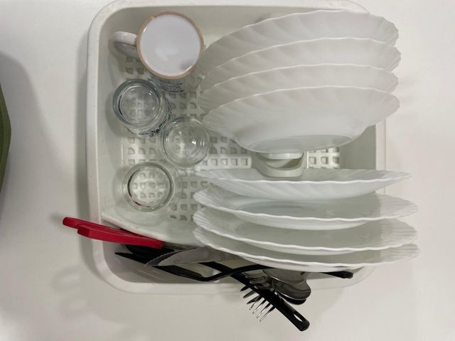 Escurreplatos de plástico blanco