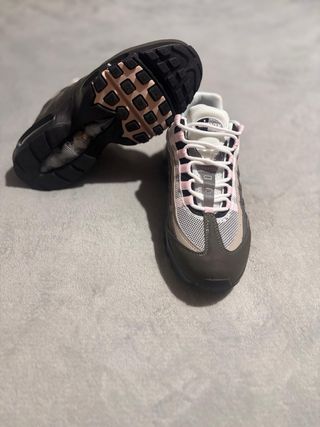 Nike Air Max 95 Gris y Rosa
