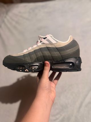 Nike Air Max 95 Gris y Rosa