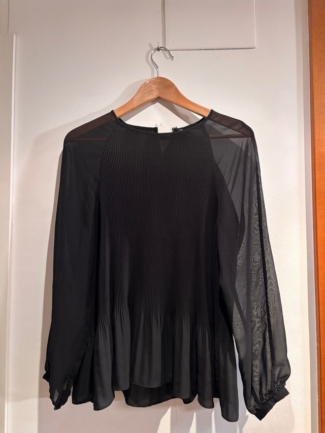 Blusa Massimo Dutti Negra Plisada M/Larga