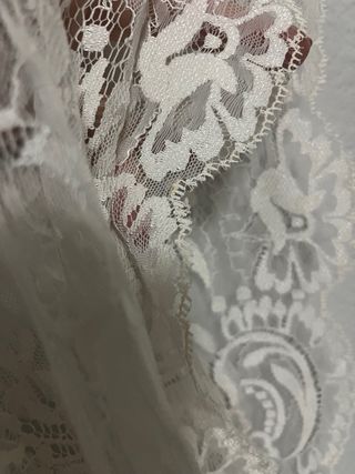 Mantilla de encaje blanco