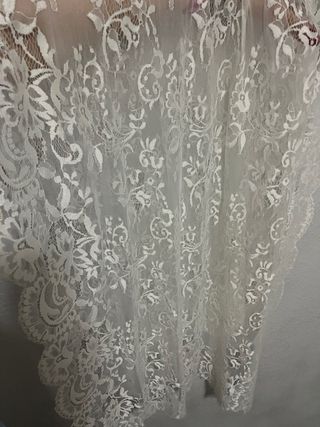 Mantilla de encaje blanco