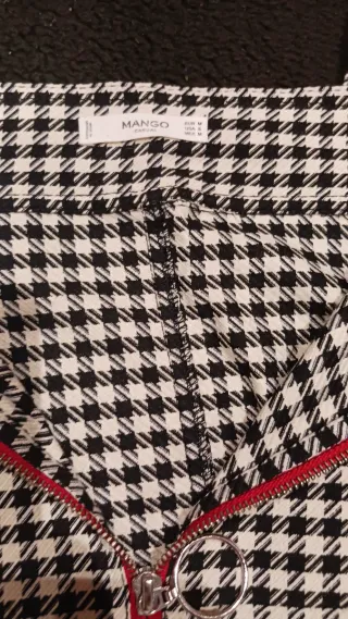 Falda peto cuadros blanco y negro