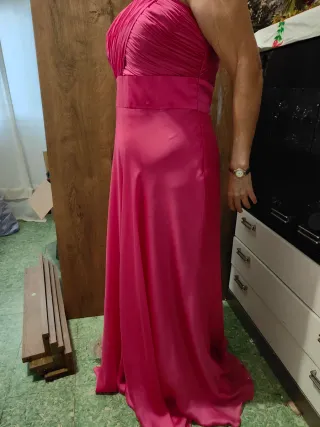 Vestido de fiesta rosa sin tirantes