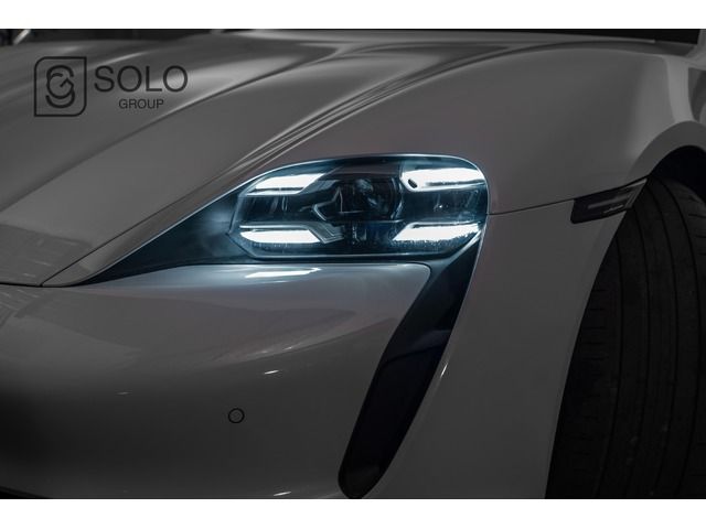 Porsche Taycan Turbo S 560 kW (761 CV)