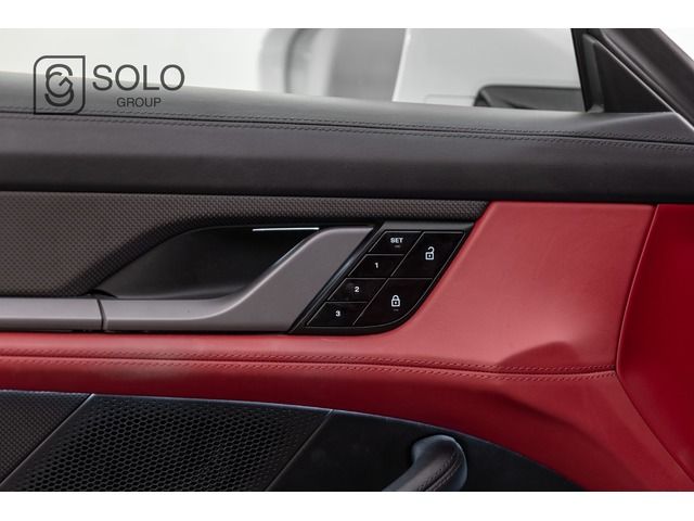 Porsche Taycan Turbo S 560 kW (761 CV)