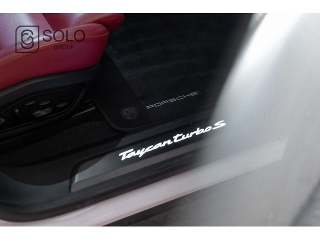 Porsche Taycan Turbo S 560 kW (761 CV)