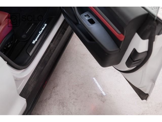 Porsche Taycan Turbo S 560 kW (761 CV)