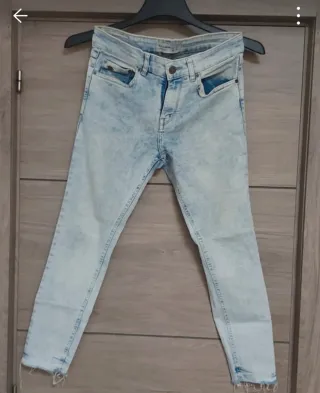 Pantalón vaquero Pull and Bear Talla 40