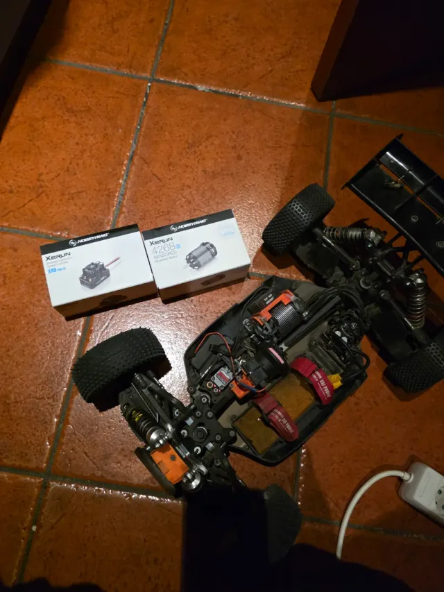 Mugen MBX8 Team Edition RC Coche