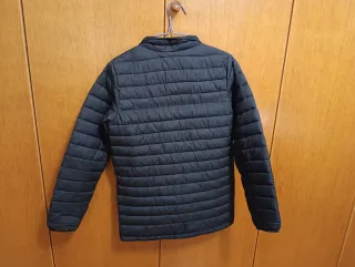 Chaqueta Columbia Negra. De plumas, ligera.