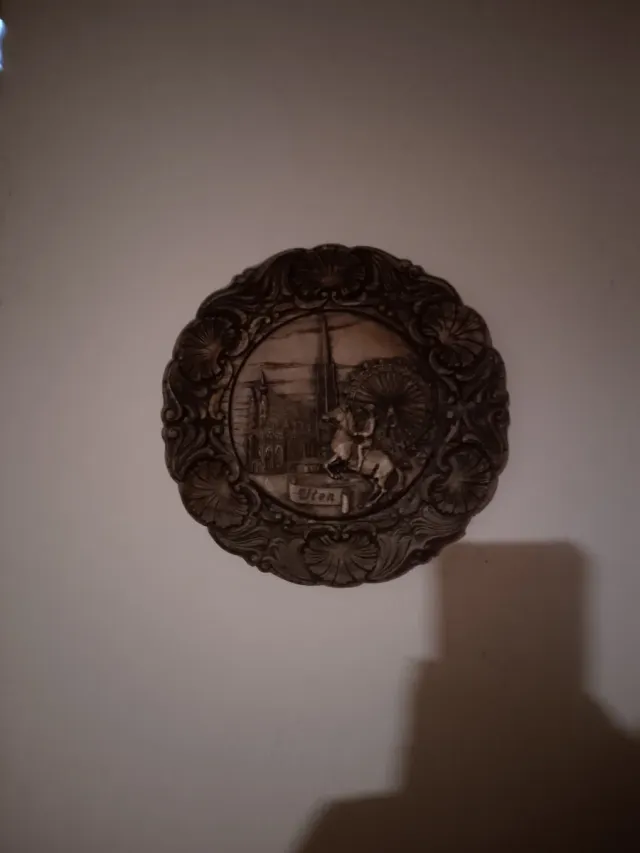 Plato decorativo antiguo