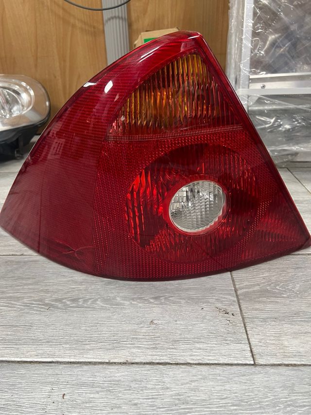 Piloto Trasero Izquierdo Ford Mondeo 00-07