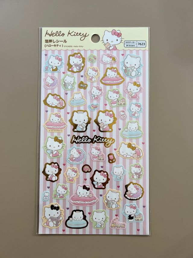 Pegatinas Hello Kitty dorada