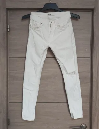 Pantalón vaquero Bershka blanco talla 36