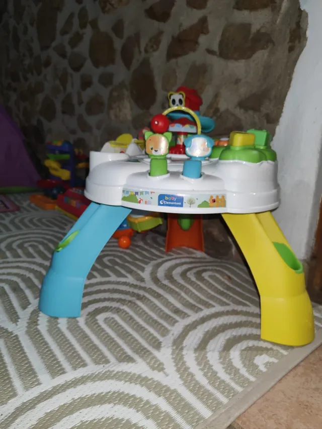 Mesa de actividades Clementoni para bebé