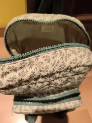 Mochila con estampado floral