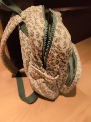 Mochila con estampado floral