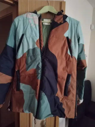 Abrigo SKFK estampado