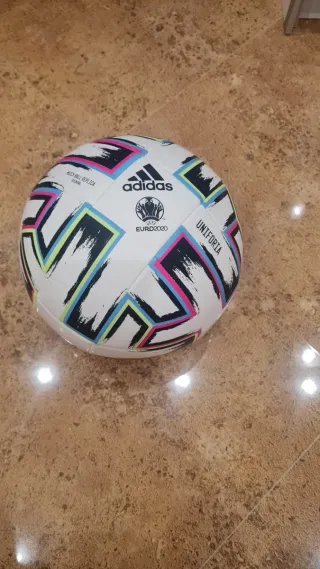 Balón de fútbol Adidas Talla 5 edición limitada