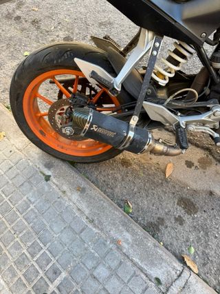 KTM Duke 125 con motor 390