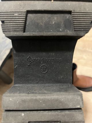 Botas Stradivarius Marrones y Negras