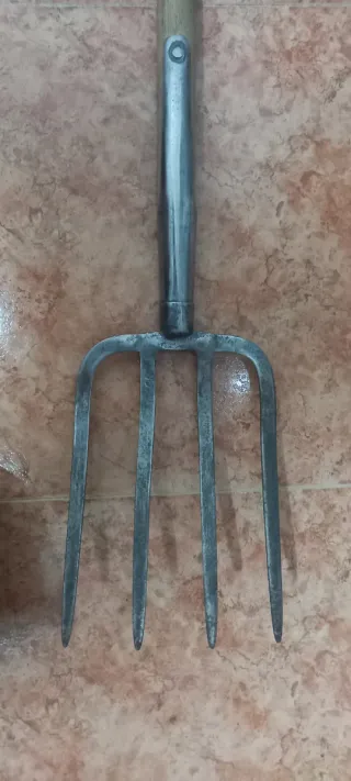 Pala y orquillo de jardín