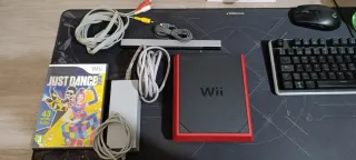 Nintendo Wii Mini Rossa + Just Dance 2016