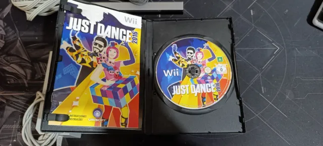 Nintendo Wii Mini Roja + Just Dance 2016
