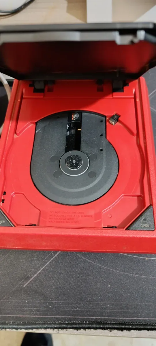 Nintendo Wii Mini Roja + Just Dance 2016