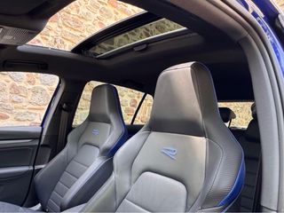 Volkswagen Golf 8 R320