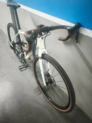 Bicicleta Gravel Trek Checkpoint AL3