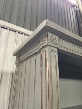 Estantería madera envejecida