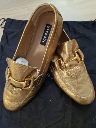 Mocasines Uterqüe dorados talla 41