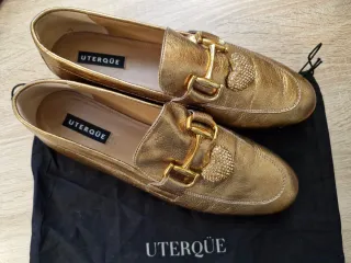 Mocasines Uterqüe dorados talla 41