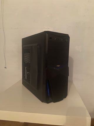 Torre PC Gaming Negra y Azul